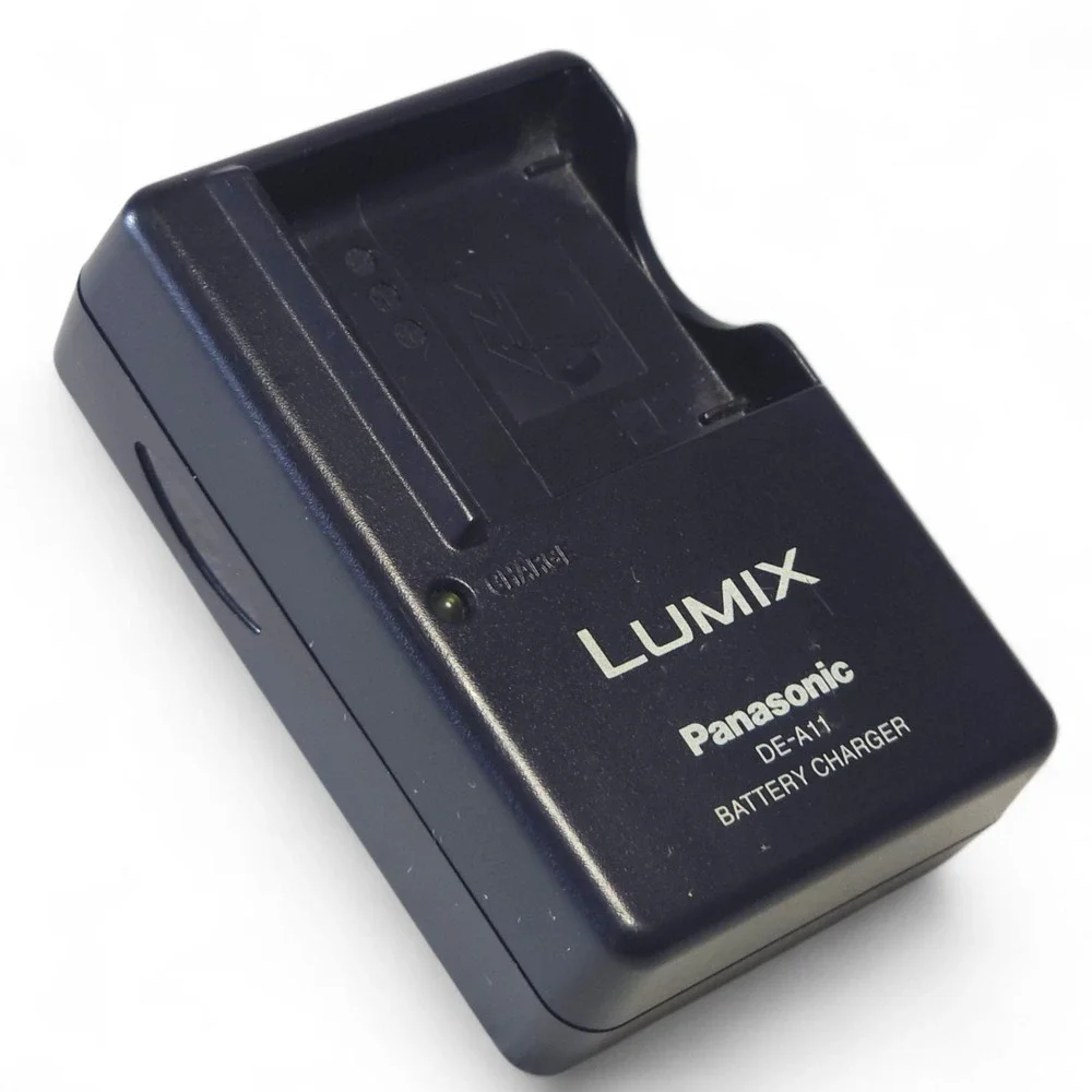 Genuine Panasonic Lumix DE-A11B Battery Charger DE-A11 DMW-BCE10 S008 OEM